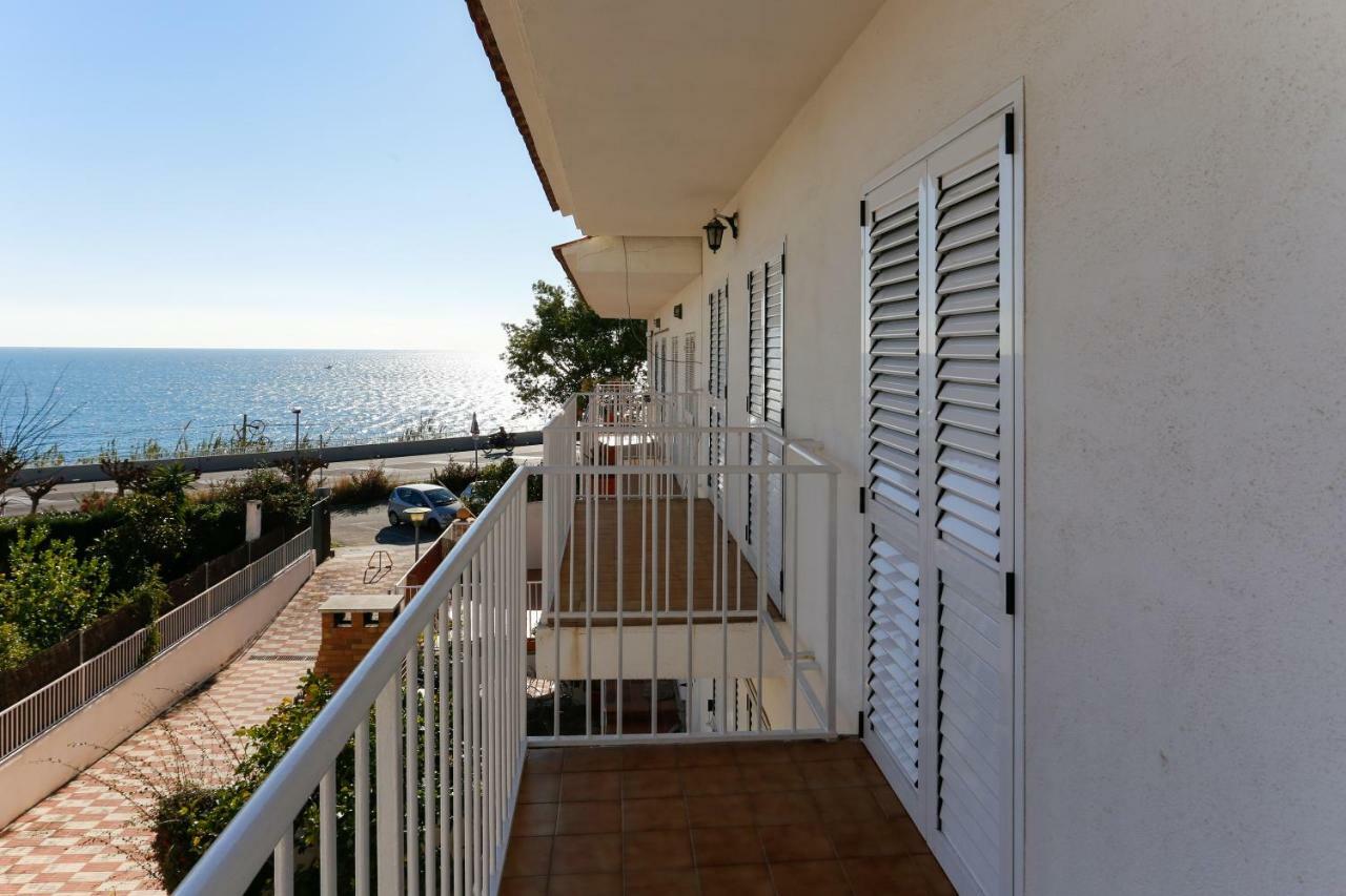 La Marina, casa en playa San Pol de Mar, Barcelona Villa Sant Pol de Mar Exterior foto